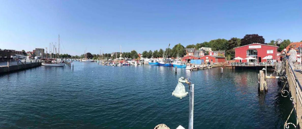Im Bademantel An Den Strand Mit Terrasse Eckernförde المظهر الخارجي الصورة